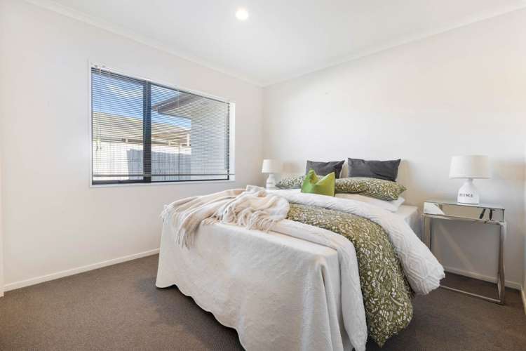 12 Turnberry Drive Wattle Downs_11