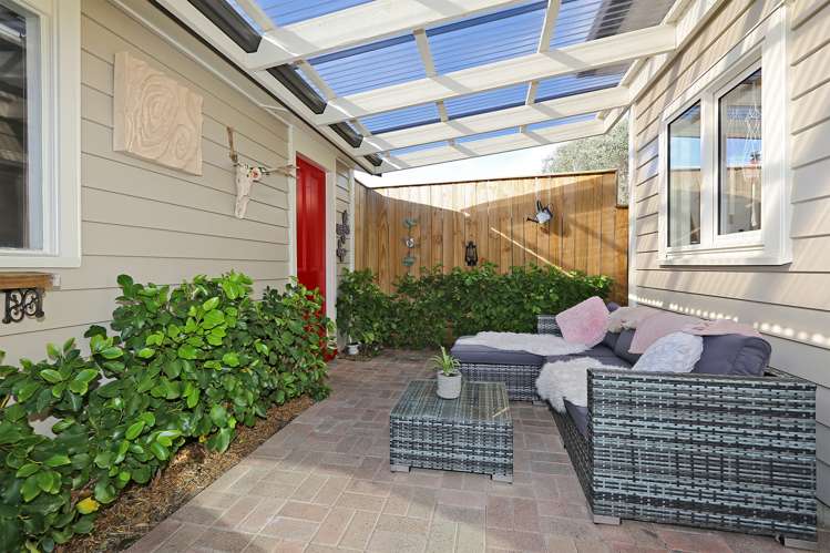 16a Hammond Road Taradale_11