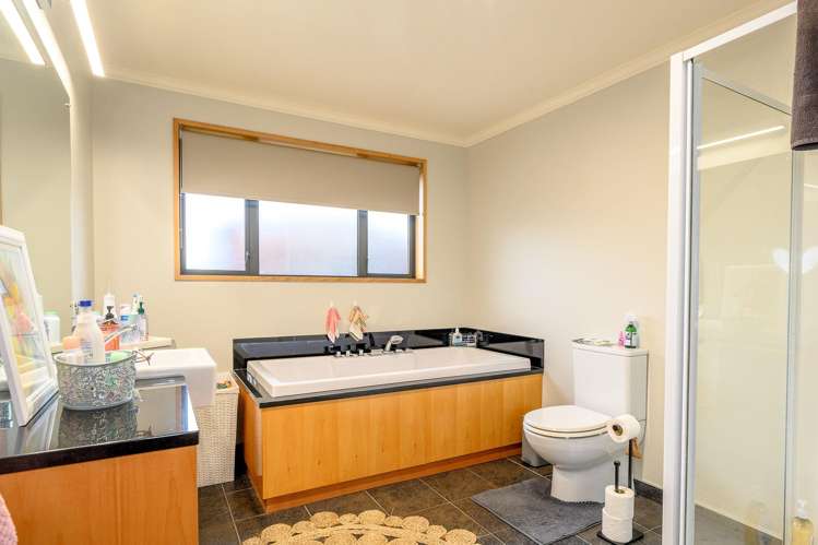 6 Robina Place Gore_13