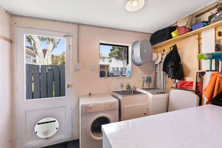 2/14 Burns Street Westown_31