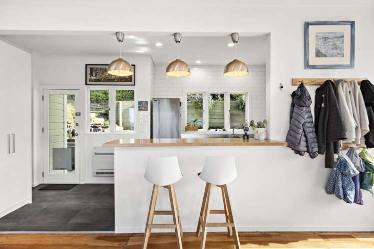 82 Owhiro Bay Parade_1