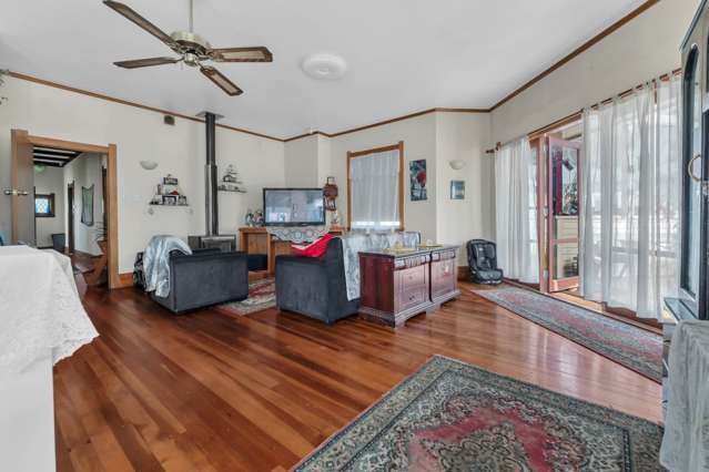 65 Beach Road Pahurehure_3