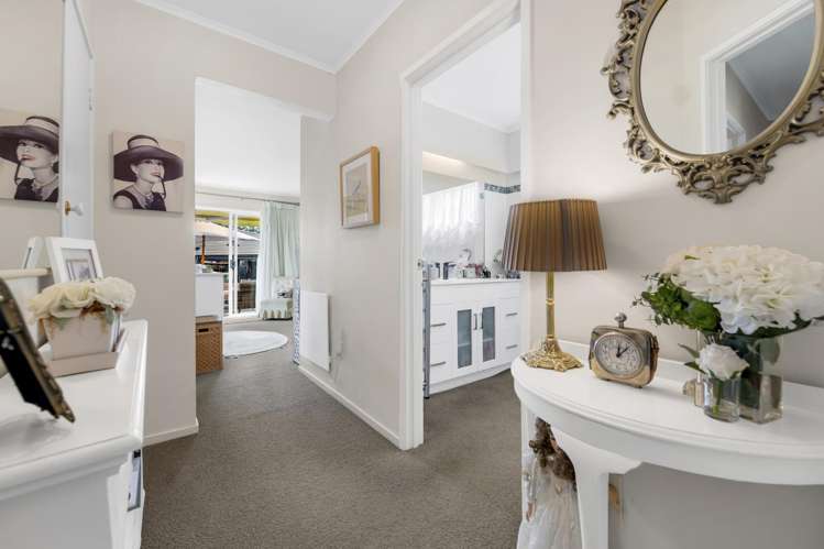 5 Borrowdace Avenue Botany Downs_9