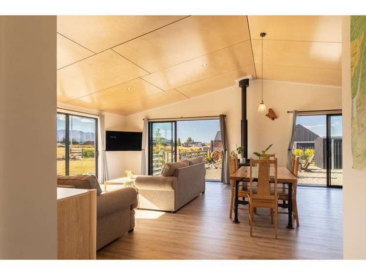 1 Tussock Crescent_5