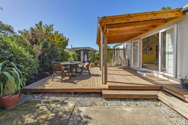 16 Ensors Place Waikuku Beach_1