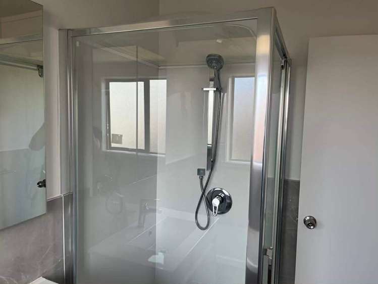 2/107 Moore Street Howick_11