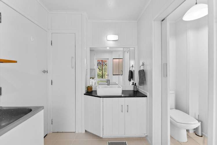 18b Mayfair Place Westown_19