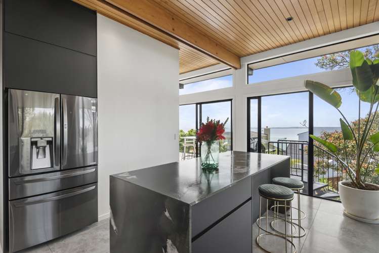 205 Beach Road Campbells Bay_16