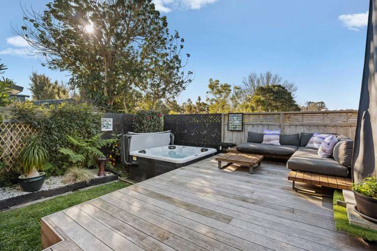 2/15 Dobell Road Stanmore Bay_26