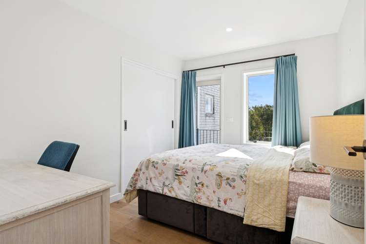 16 Almond Grove Greenhithe_15