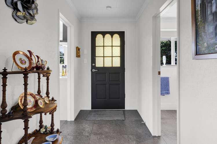 5 Flint Road West_5