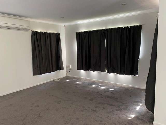 65 Burbank Avenue Clendon Park_2