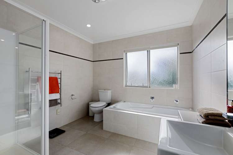 12 Bur Oak Terrace Schnapper Rock_12