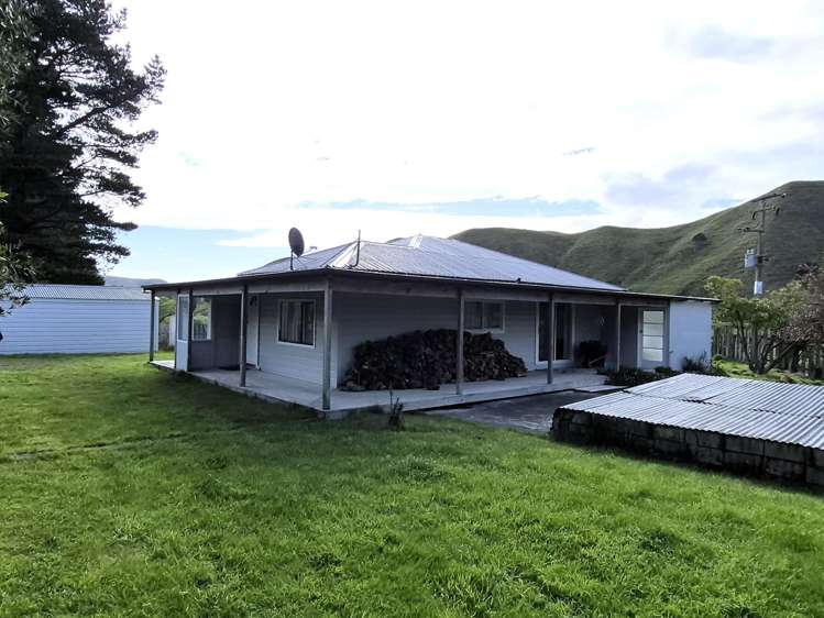 2269 Coast Road Pongaroa_23