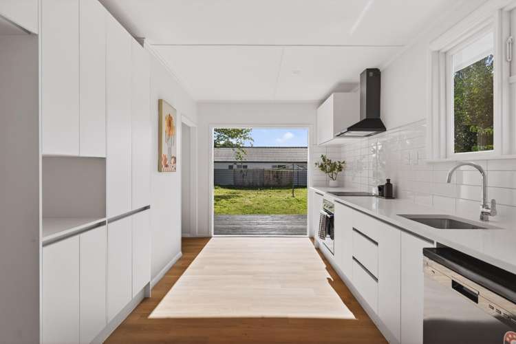 11 Churchill Crescent_4