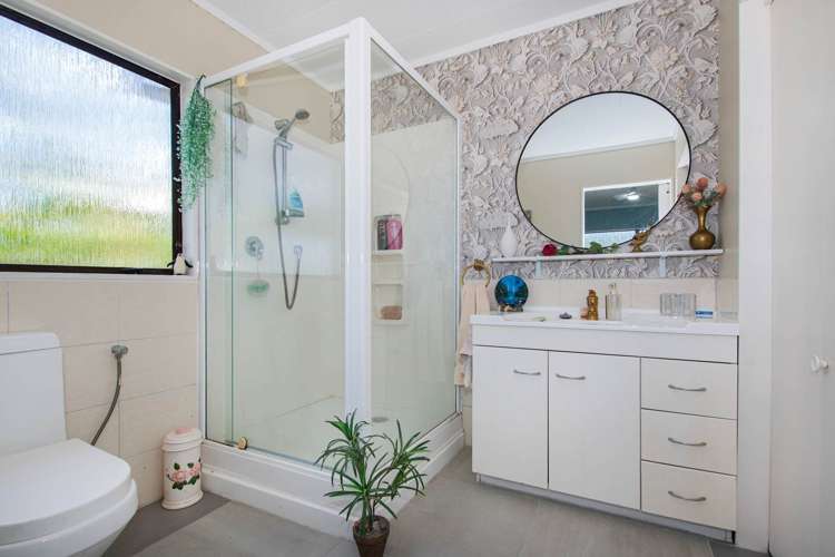 54 Eureka Place Parahaki_13