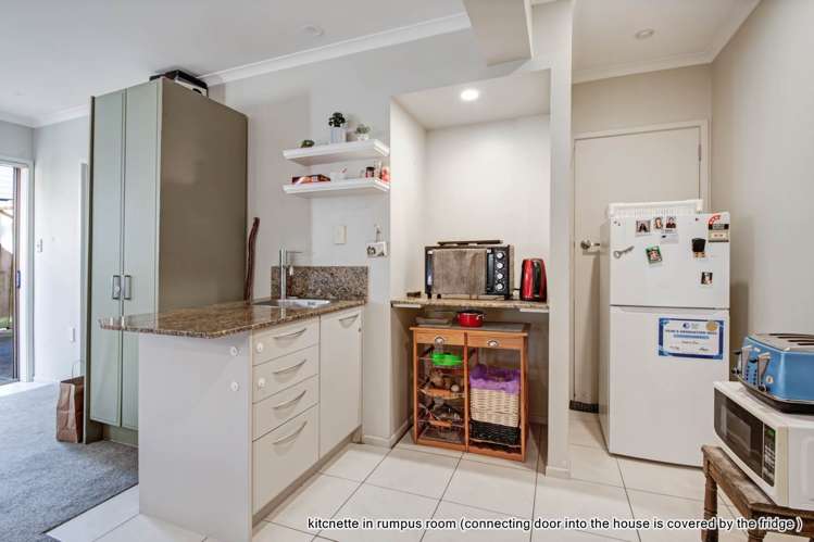 33 Surf Road Stanmore Bay_21