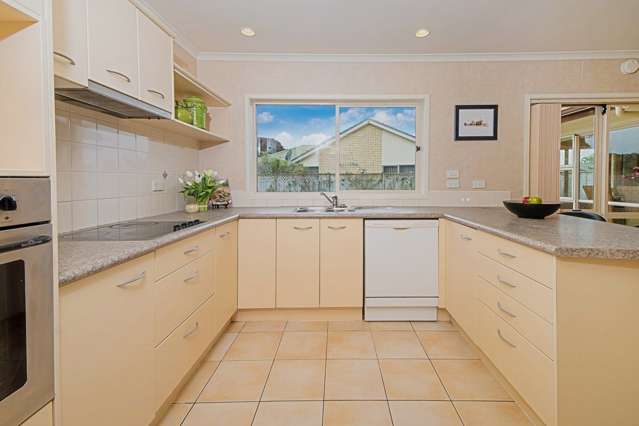 6 Atworth Way Pakuranga Heights_1