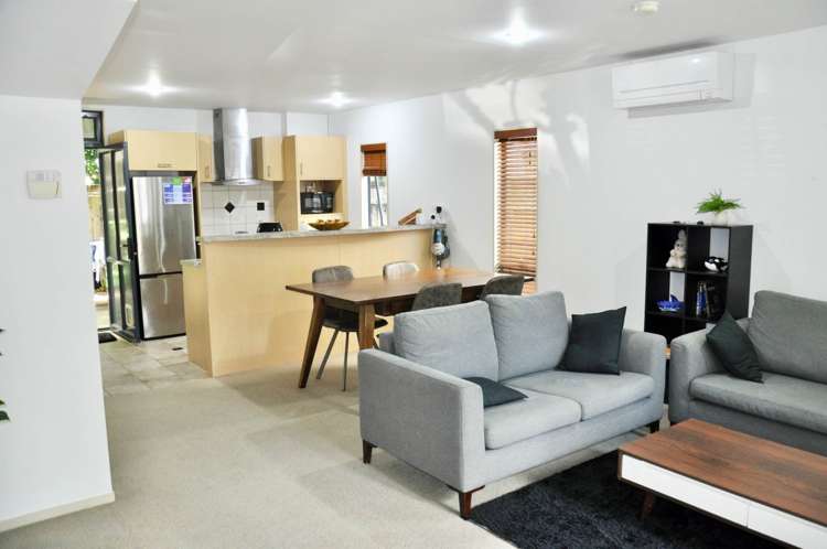 3/8 Soljak Place Mt Albert_1