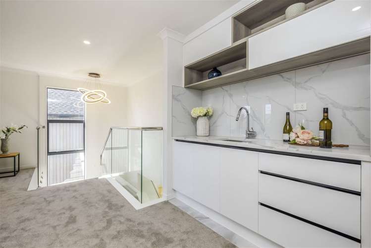 5 Woodacre Street Flat Bush_11