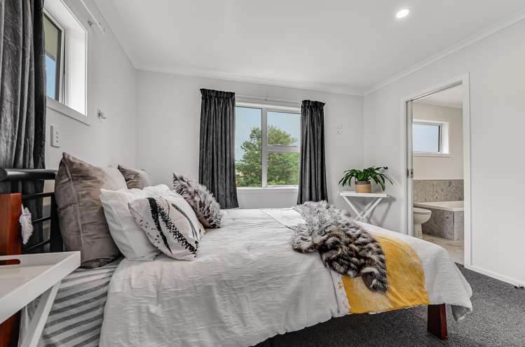 5a Morrison Crescent Glenview_6