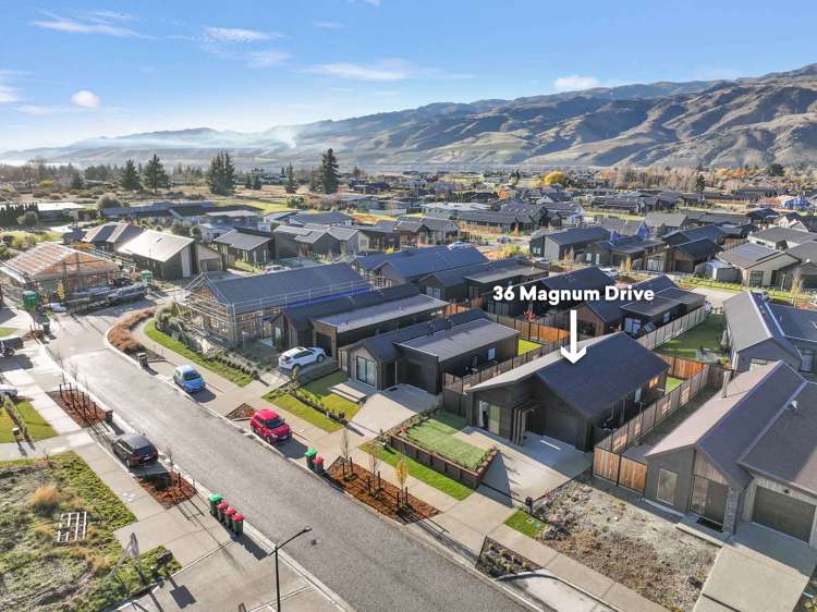 36 Magnum Drive Cromwell_23