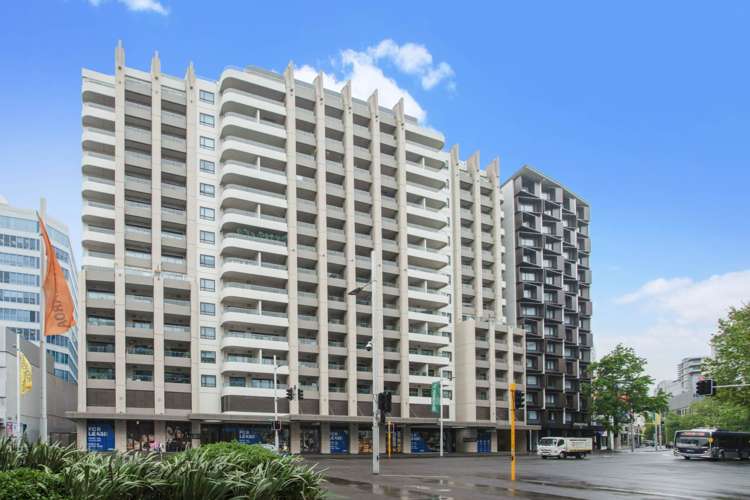 812/47 Beach Road City Centre_1