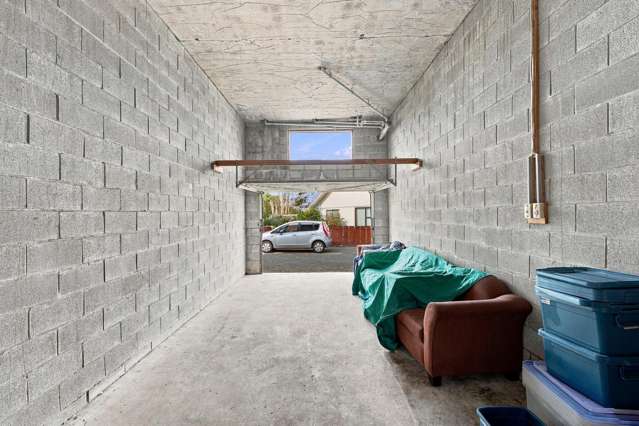 Garage 5/17 York Street Gonville_1