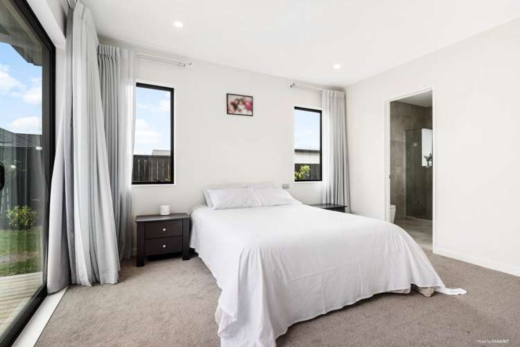 4 Spark Road Wainui_12