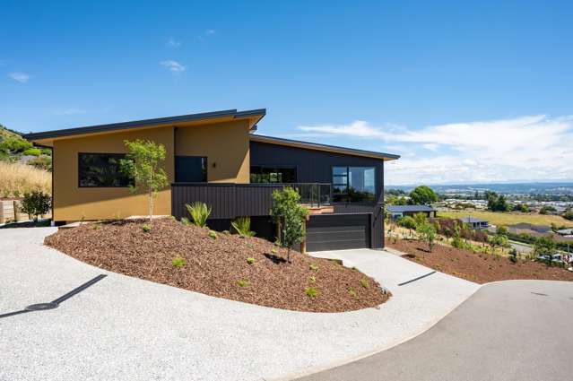 Views, Style & Brand-New Comfort!