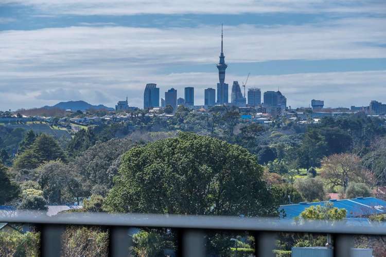 408/2A Te Ara Taurapa_1