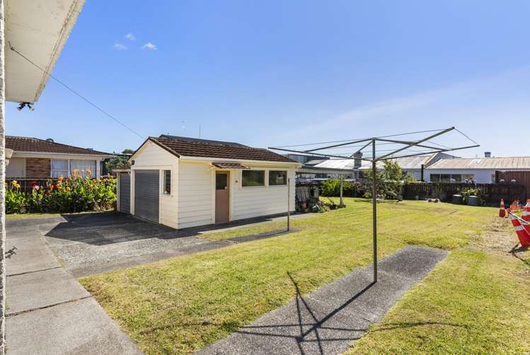 2/15 Woodall Place Totara Vale_13
