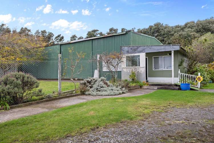 1216 Main North Road Urenui_12