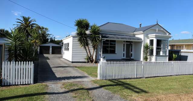 Renovated and ready to go - close to town