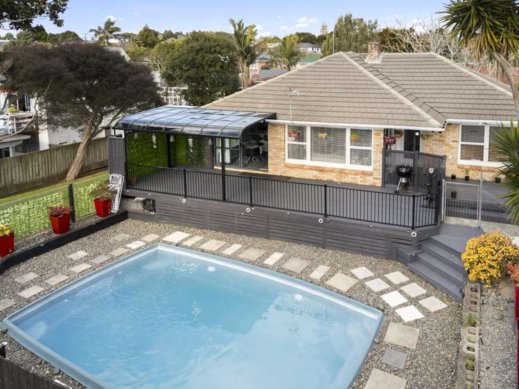 21 Orams Road Hill Park_13