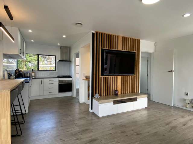 2/20 Celeste Place Totara Vale_3