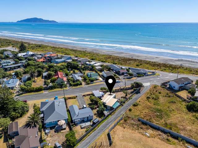 6 Rangiuru Road Otaki Beach_2