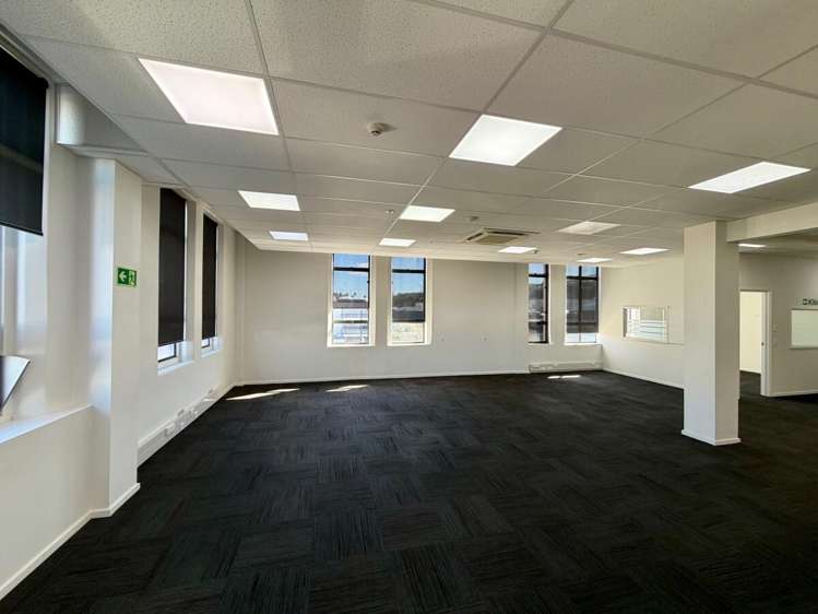 1 Dickens Street City Centre_8