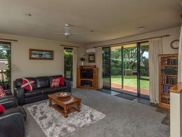 40 Kingsford Drive Stoke_11