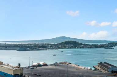 2801/10 Commerce Street_4