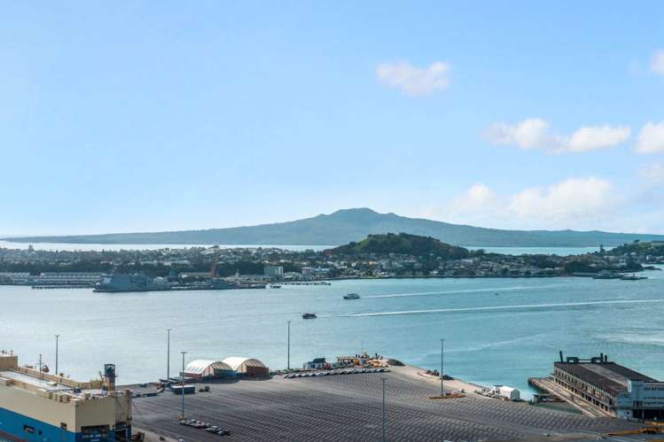 2801/10 Commerce Street City Centre_4