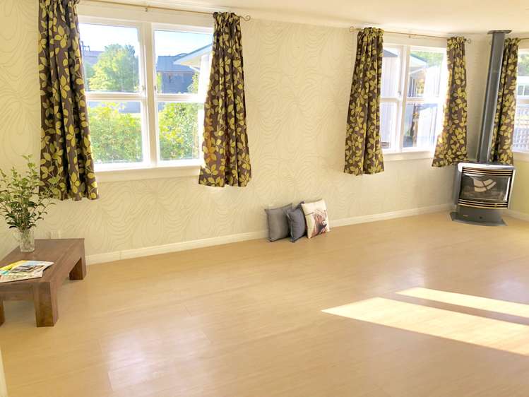 21 Home Street Manapouri_7