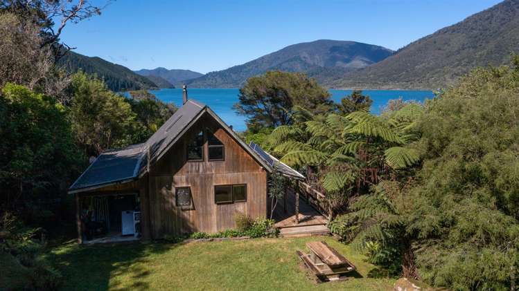 Little Nikau Bay Kenepuru Sound_31