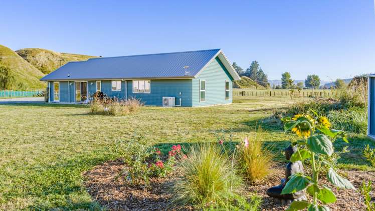 742b River Road Otane_23