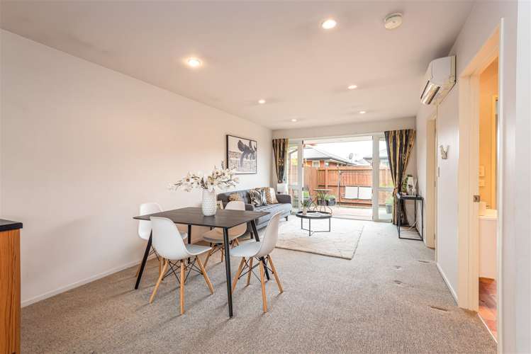 2/627 Gloucester Street Linwood_2