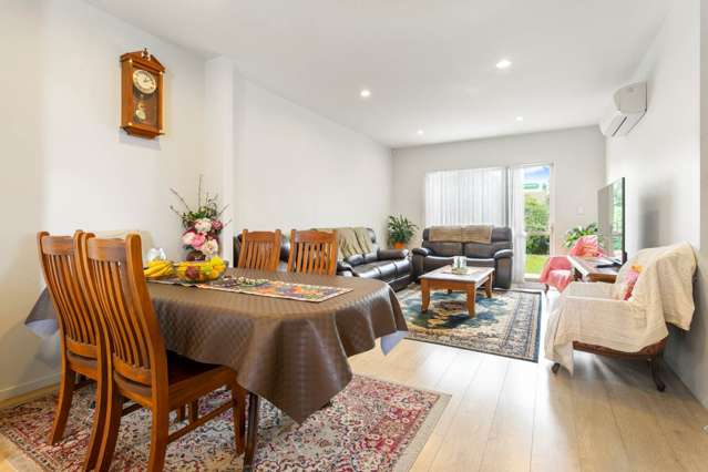 15 Rosewell Crescent Flat Bush_2