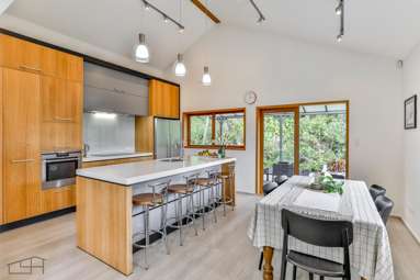 184 Laingholm Drive_4