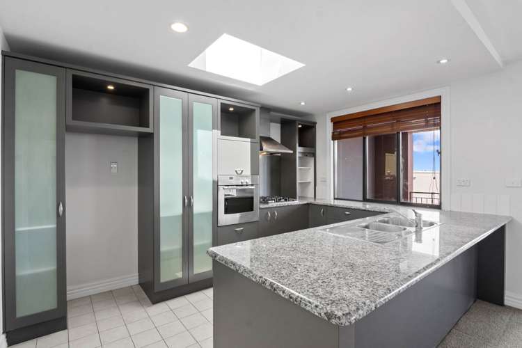 2/36 Victoria Road Devonport_4