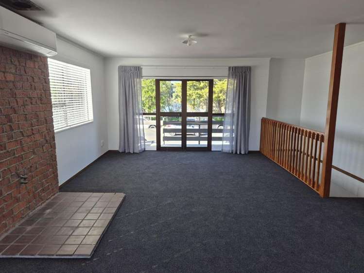 147 Knighton Road 1076_1