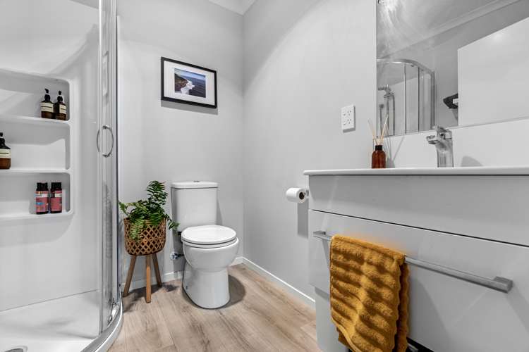 24 Old Farm Road Hamilton East_11